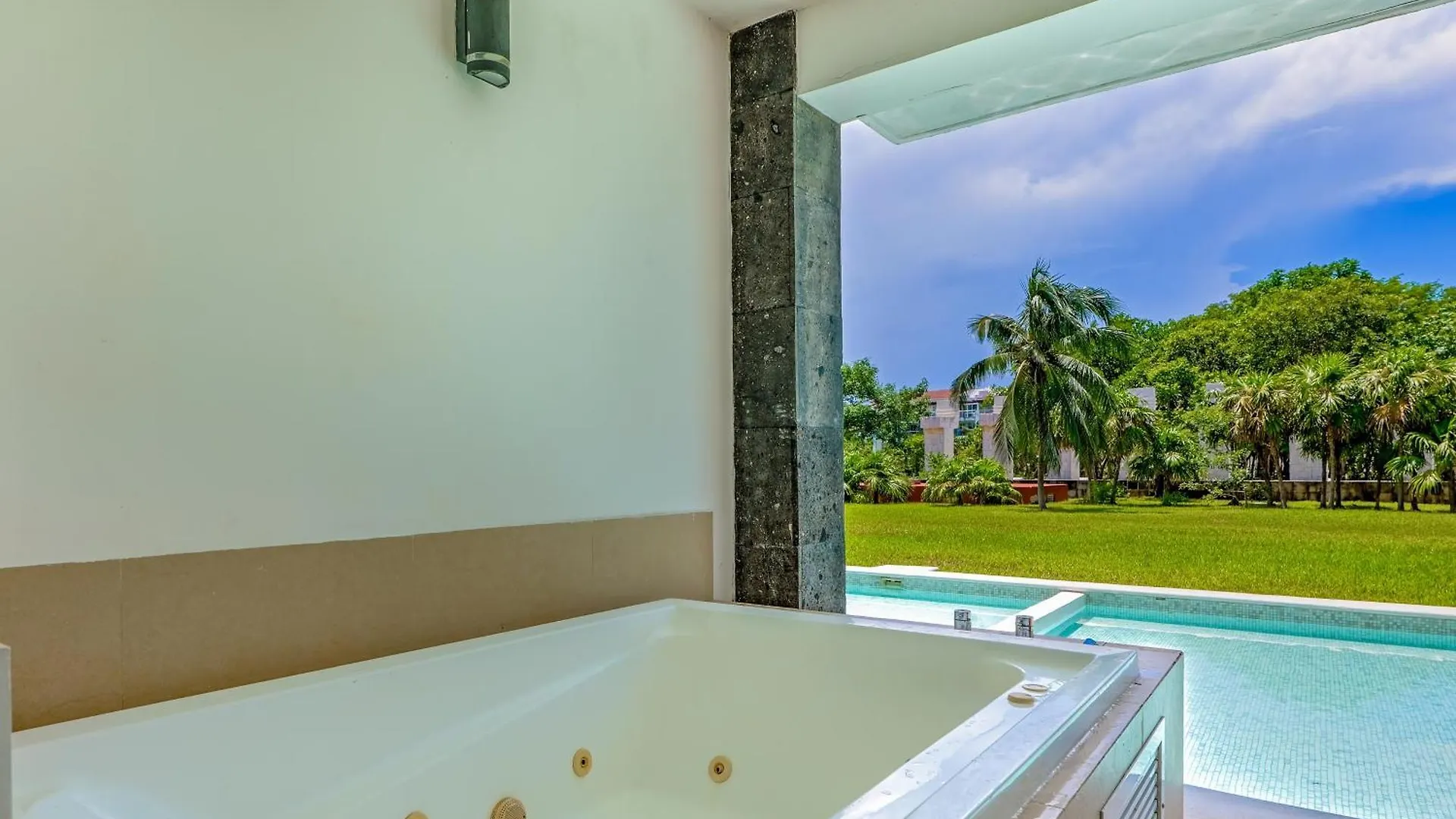 Seaside Serenity Retreat At Mareazul Norte Playa del Carmen Apartment