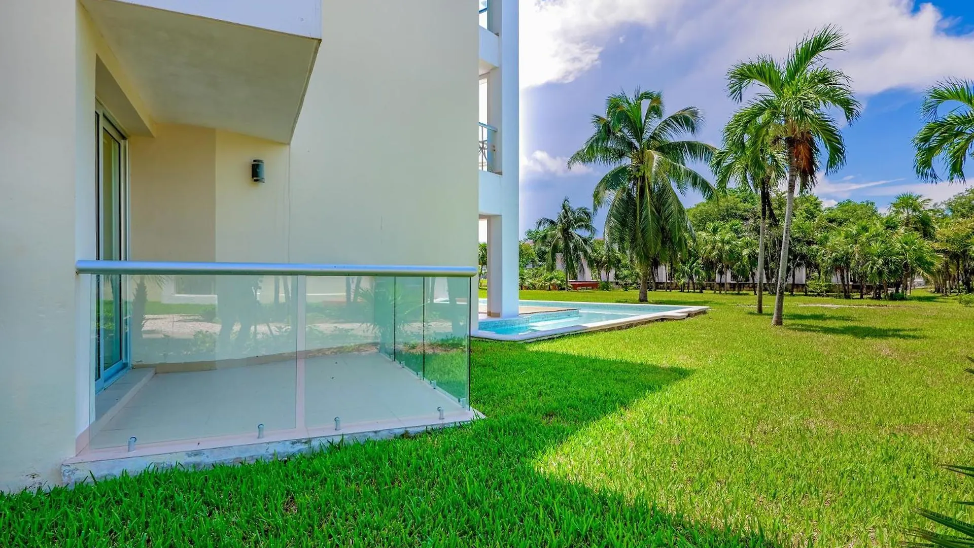 Lägenhet Seaside Serenity Retreat At Mareazul Norte Playa del Carmen